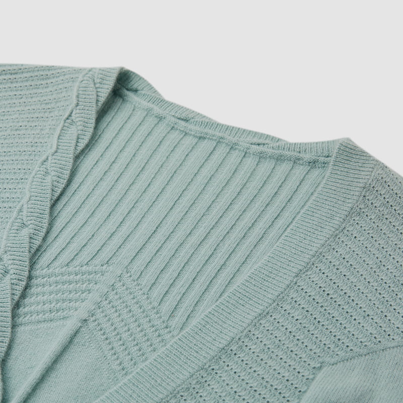 ML2218 V-Neck Twist Kardigan Knit Berdada Tunggal Dengan Butang Kelopak ML2218 V-Neck Twist Kardigan Knit Berdada Tunggal Dengan Butang Kelopak